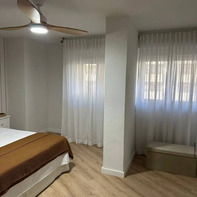 Rental of a large bright apartment with 2 bedrooms, 125 m², Alicante, Spain